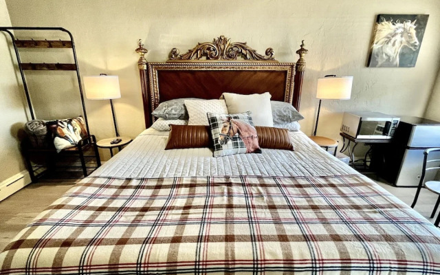 Shamrock Cove Inn