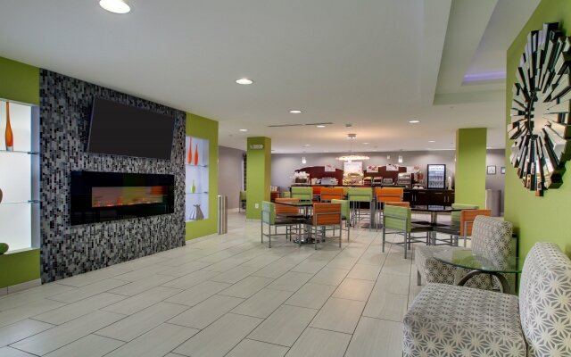 Holiday Inn Express & Suites Jackson Downtown - Coliseum, an IHG Hotel