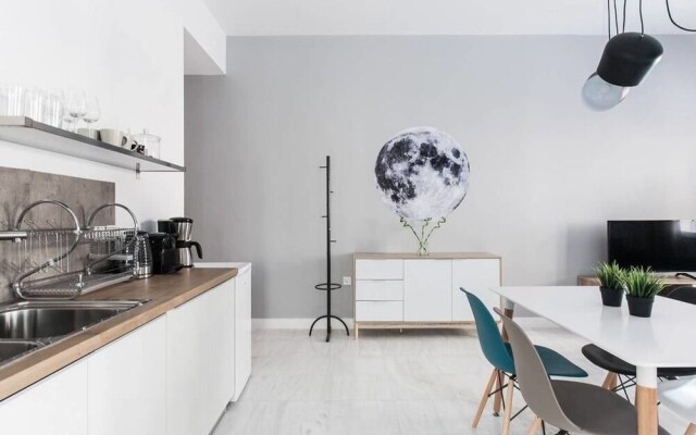 Stunning Renovation In Plaka For 4Guests