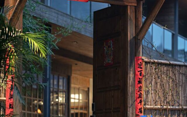Qixin Jiuyin Inn Yangshuo