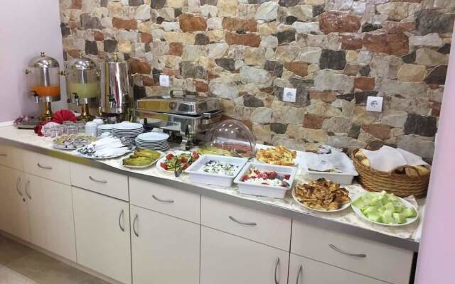 Apartments & Rooms Rozana