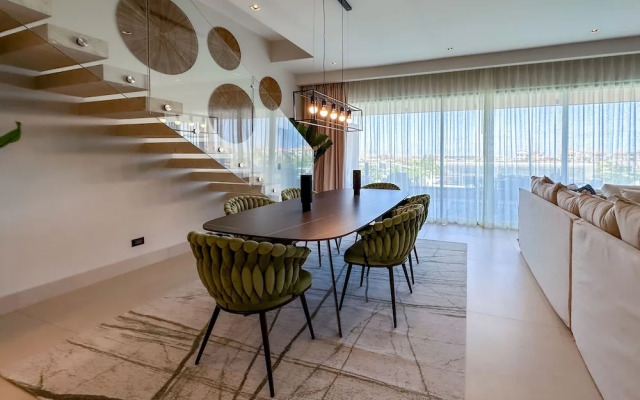 Marina Garden Penthouse 3 Bedroom Apartment