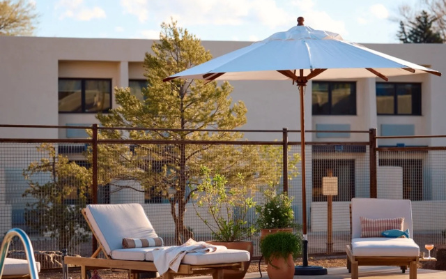 Indian Hills Inn, Taos Plaza
