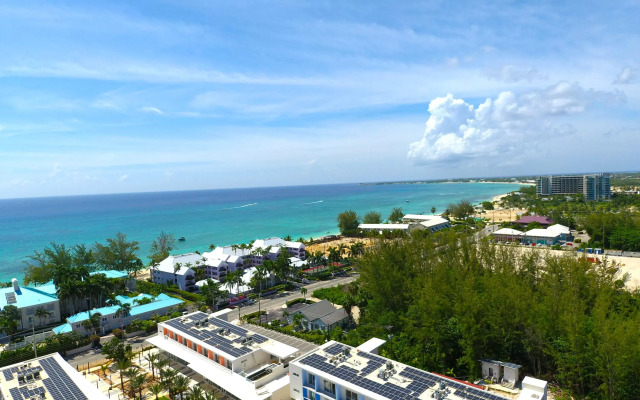 Modern 1BR Apt w Rooftop Pool Onsite Amenities
