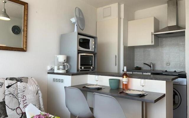 Appartement Balaruc-les-Bains, 1 pièce, 4 personnes - FR-1-503-77