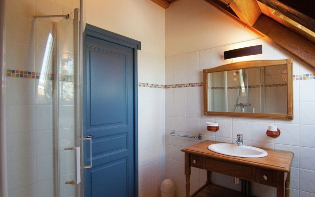 Elegant Villa in Saint-medard