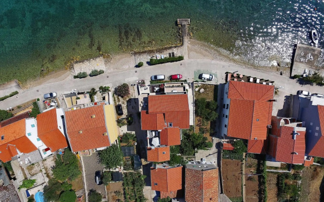 Punta Preko Apartments