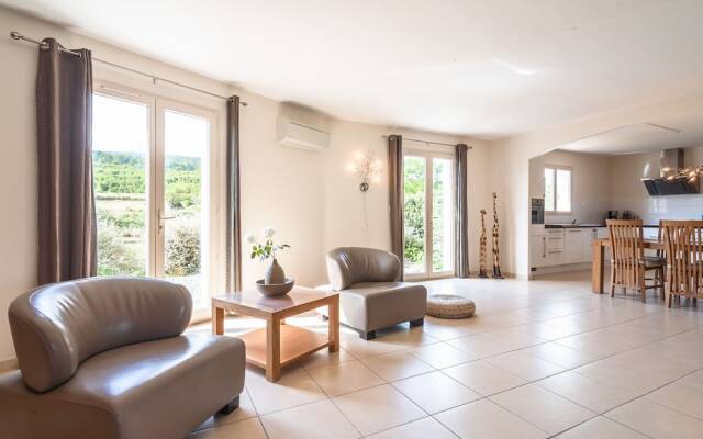 Luxury Villa Offering Privacy & Private Swimming Pool