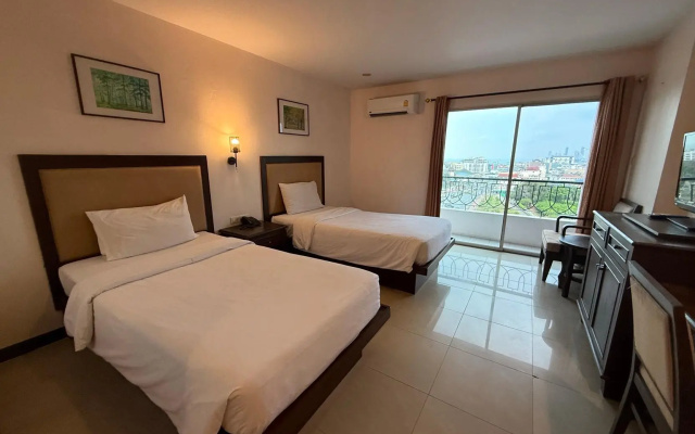 Naris Art Hotel