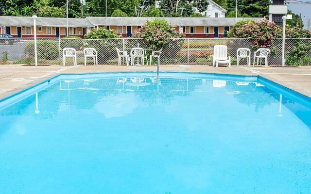 Econo Lodge Mechanicsburg