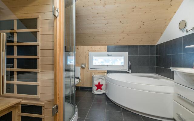 Chalet in Hohentauern With Sauna and hot tub