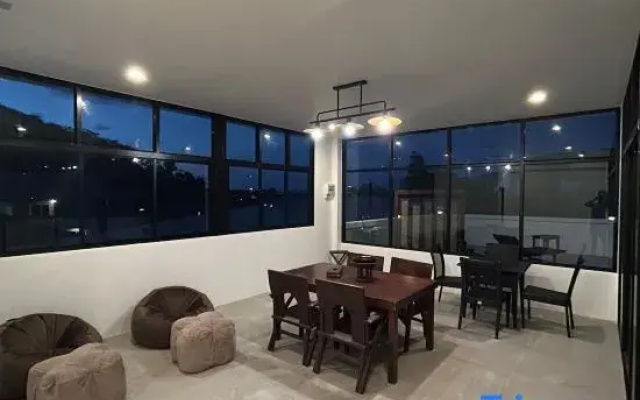 Luxury 4BR Private Pool Villa + Sunset Rooftop