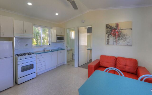 Alex Beach Cabins