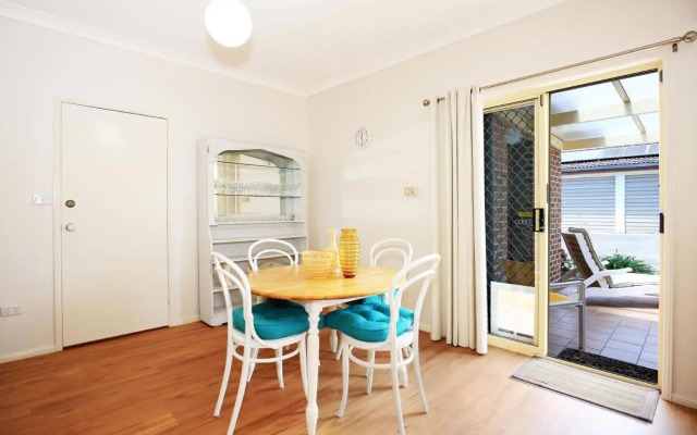 The Crescent - Pet Friendly - 1 Min To Beach