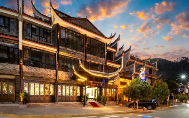 Sulu Lotus Junzi Pavilion Hotel (Fenghuang Ancient City Yunqiao Branch) – Exterior – Xiangxi