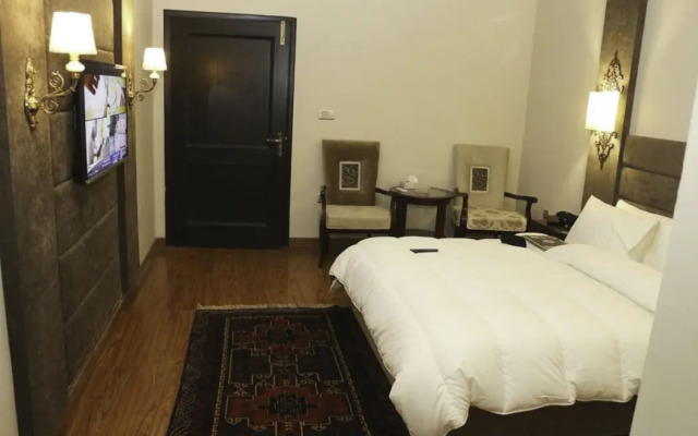 Shelton's Rezidor Swat