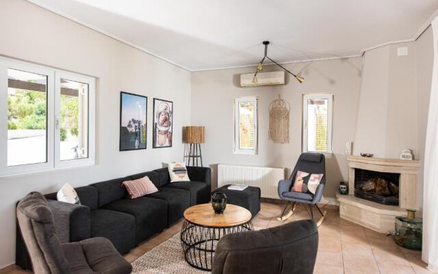 ELIDA -pool, billiard, views, 4min walk to the sea