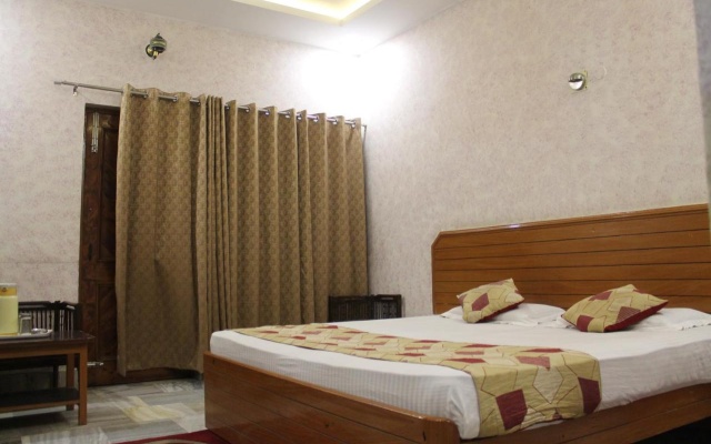 OYO 1294 Hotel Padmini International – Guest Rooms – Varanasi