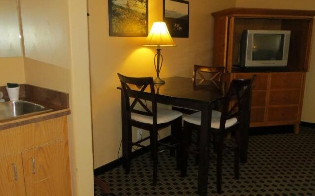Athabasca Valley Inn & Suites