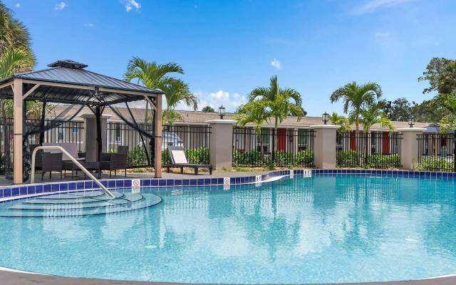 Super 8 by Wyndham Kissimmee-Orlando