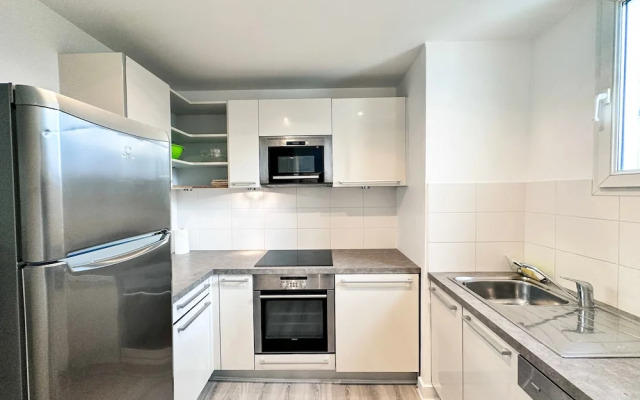 Copernic Right Luminous 2BR Apartment in Paris