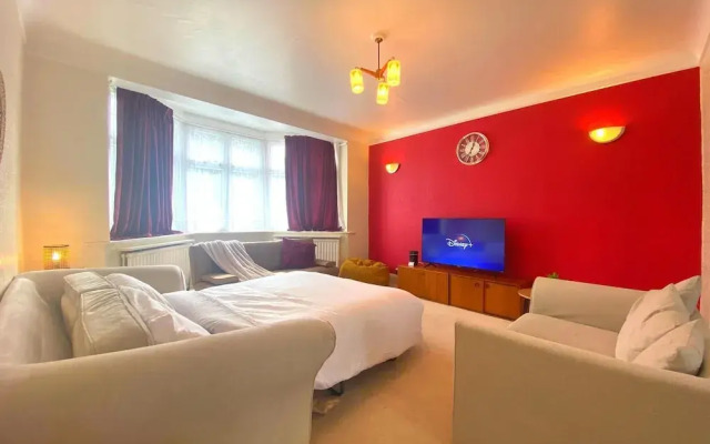 Bright and Spacious 4 Bedroom Home