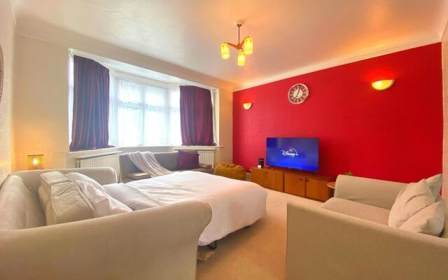 Bright and Spacious 4 Bedroom Home