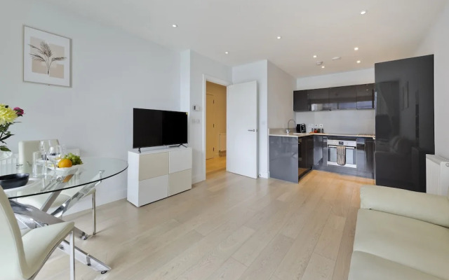Spacious Flat Near South Bank by Underthedoormat
