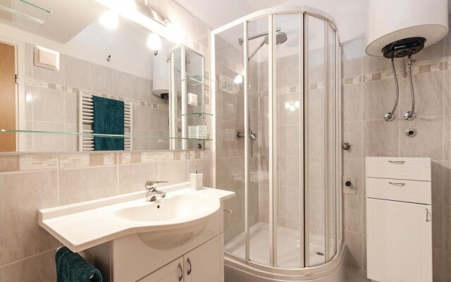 Nice Apartment in Pula With 4 Bedrooms and Wifi