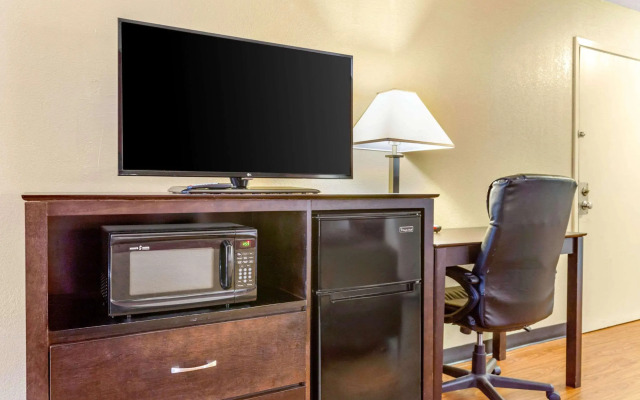 Econo Lodge Burlington I-40