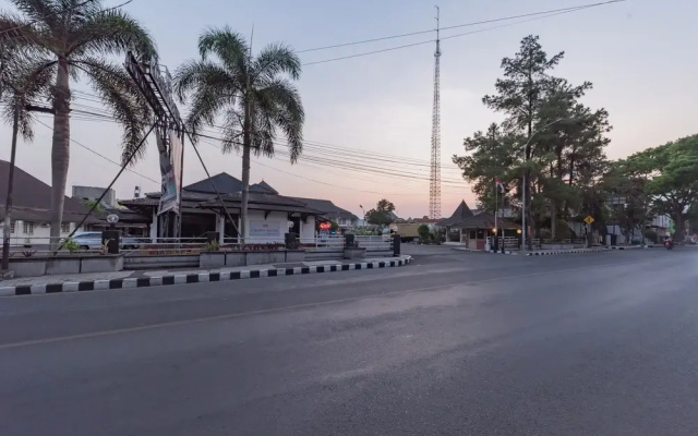 Urbanview Hotel Crown Tasikmalaya by RedDoorz