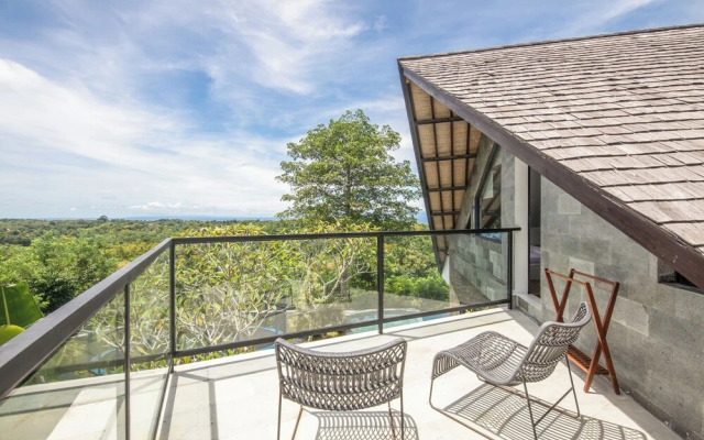 Luxurious 6BR Clifftop Villa, 5 Minutes to Bingin