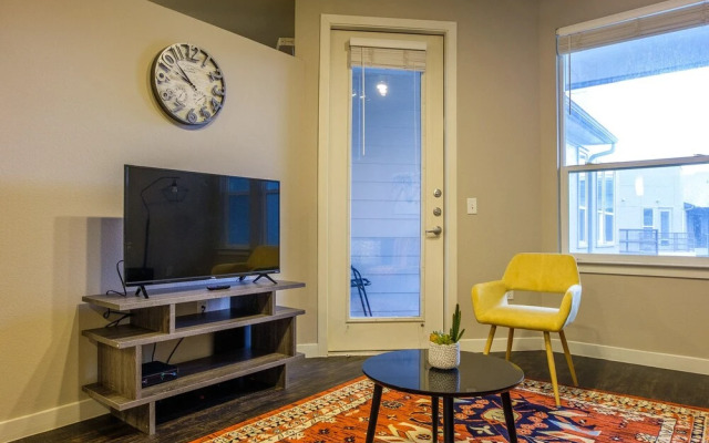 FRONTDESK West 7th District Apts Fort Worth
