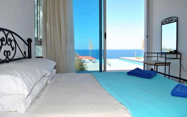 Villa Blue Horizon by Amy Villas