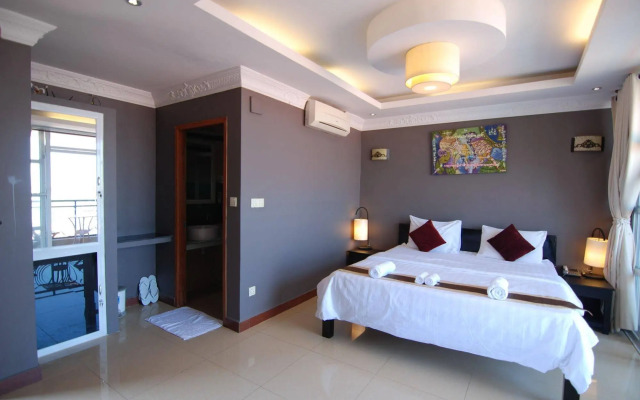 Pillar Hotel