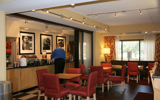 Hampton Inn Louisville-Airport