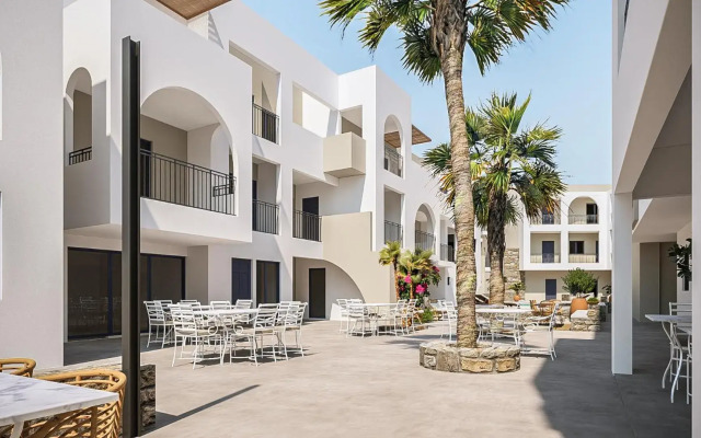 Nami Hotel & Suites