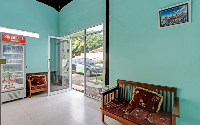 OYO 91819 Larich Guest House