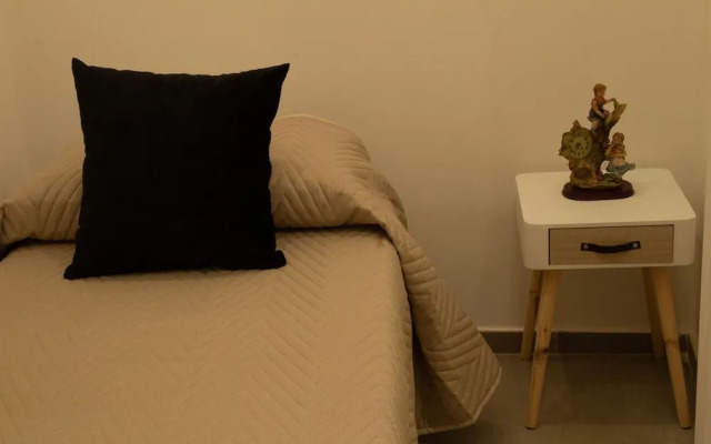 "room in B&B - Penthouse Single Room"