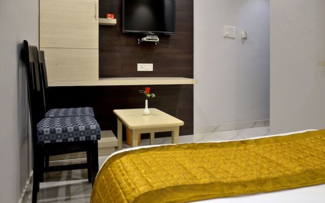 OYO 7044 Hotel Megha