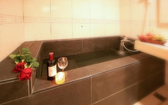 Ming Lu Holiday Hotel