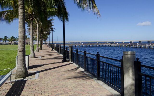 Four Points by Sheraton Punta Gorda Harborside