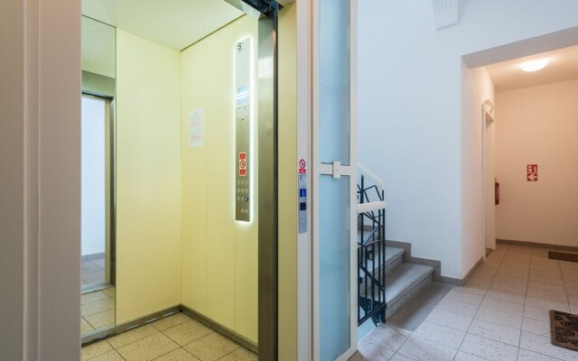 Beautiful Malastrana Studio