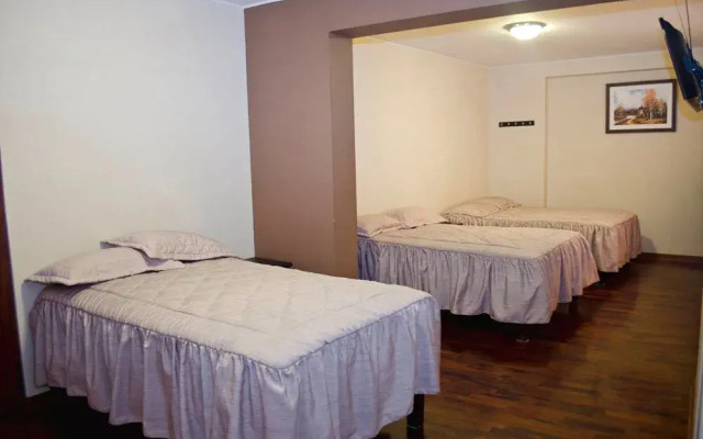 La Villa Inn Hostel & Suites