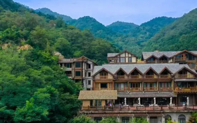 Jiuru Mountain Nomanbao Life Scene Hotel