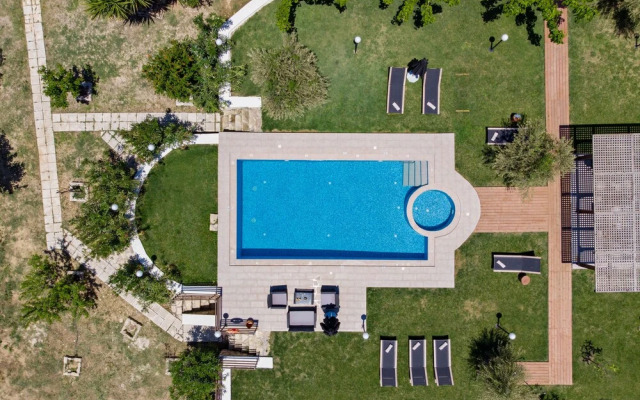Nostos Villa - 50 m2 pool 2 km from the Beach