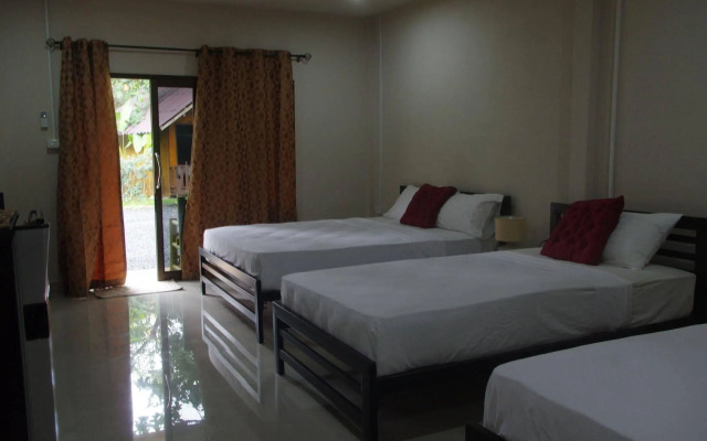 Thai House Beach Resort