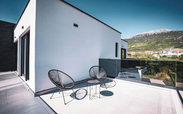 Villa Just be Happy by Trawelltopia