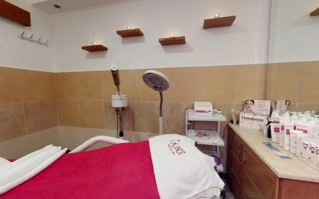 Ayass Hotel