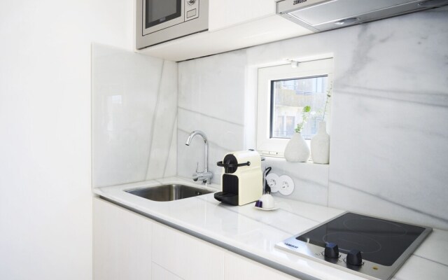 Pause Apartments